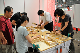 ＤＩＹアドバイザー資格の実技試験体験にも多くの女性が参加