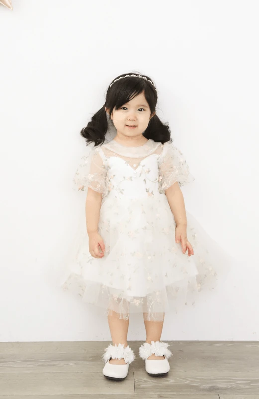 写真工房ぱれっと札幌西店の七五三衣装2歳女の子ドレス(2)