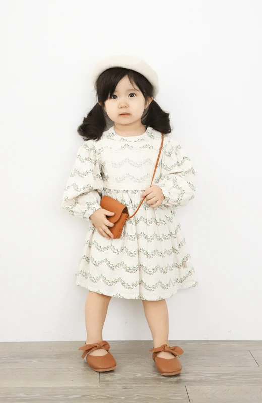 写真工房ぱれっと札幌西店の七五三衣装2歳女の子ドレス(3)