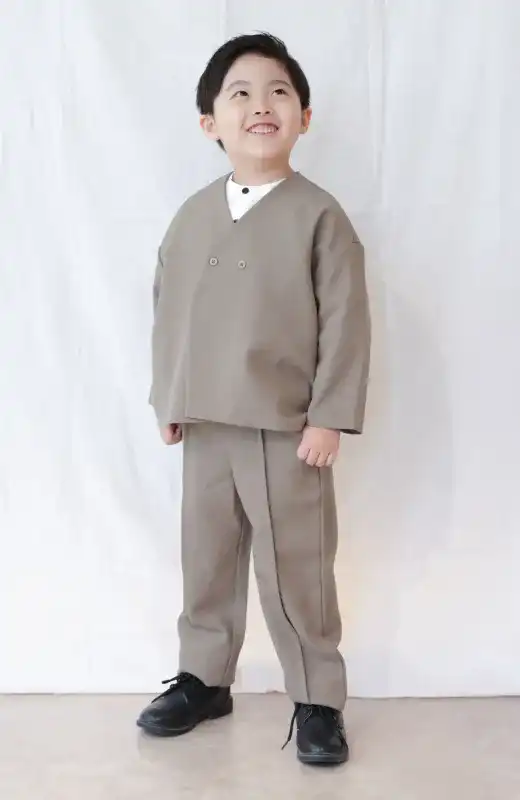 写真工房ぱれっと札幌西店の七五三5歳男の子タキシード(17)